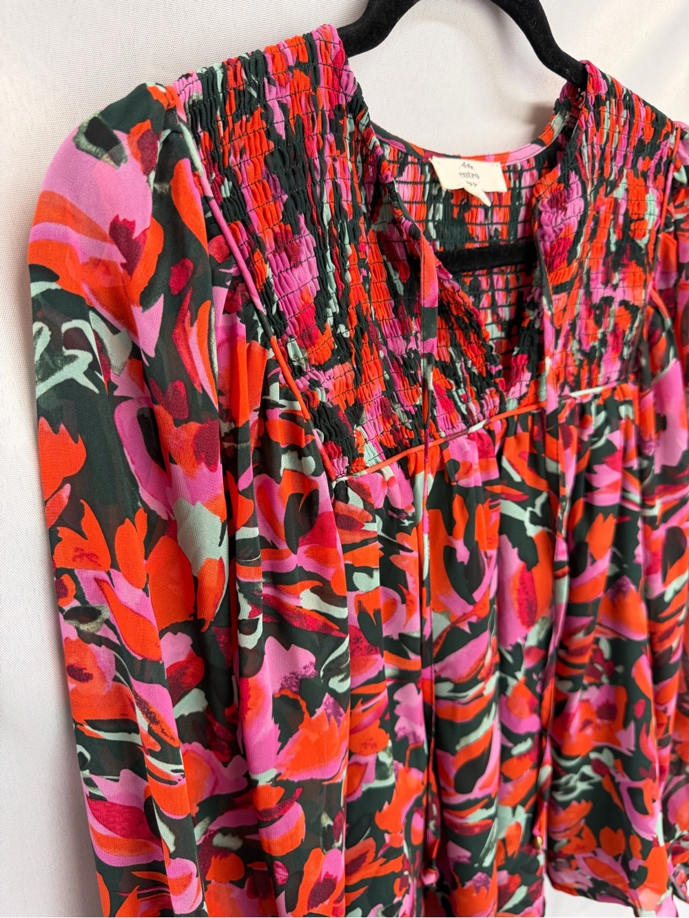 Entro Smocked Yoke Long Sleeve Blouse Pink Red Floral Abstract Medium - Picture 5 of 10